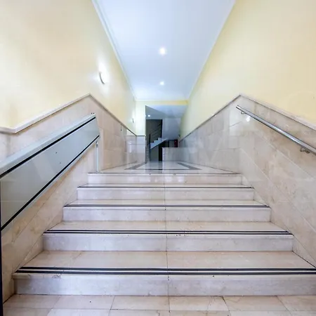 Larios Steps By Ele