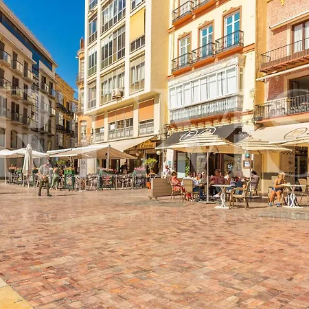 Larios Steps By Ele Málaga
