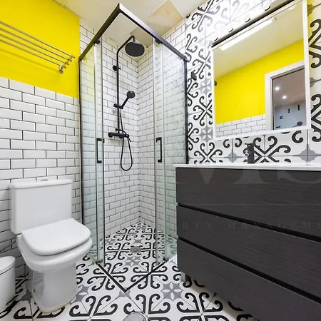 Larios Steps By Ele Apartment *