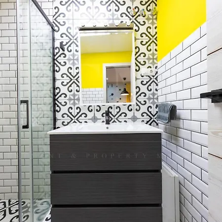 Apartment Larios Steps By Ele
